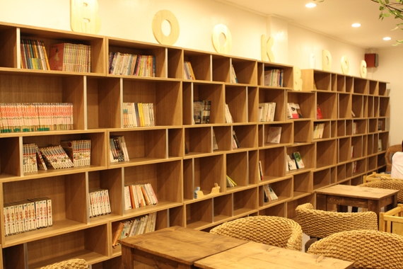 경기도 광명에 새롭게 오픈한 'Book & Dog' 애견카페