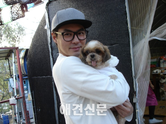 그룹 신화, 유기견보호소 '산수의 천사들'에서 보낸 1박2일