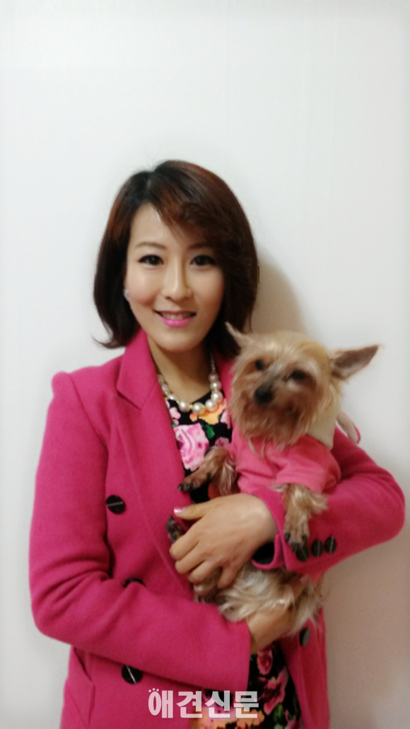 21살 요크셔 골프와 방송인 이슬비