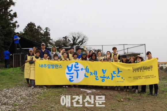 가수 이효리, 제주도에서도 유기견 사랑 가득..