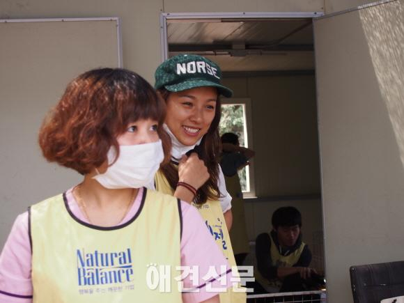 가수 이효리, 제주도에서도 유기견 사랑 가득..