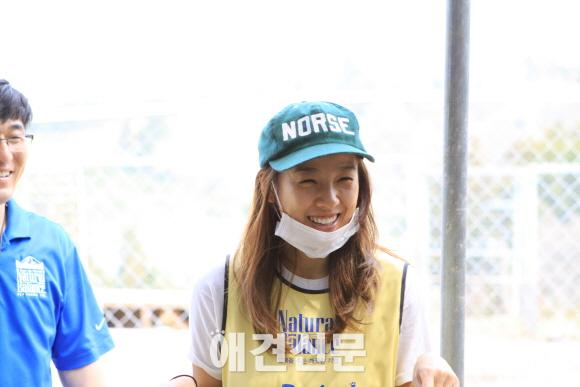 가수 이효리, 제주도에서도 유기견 사랑 가득..