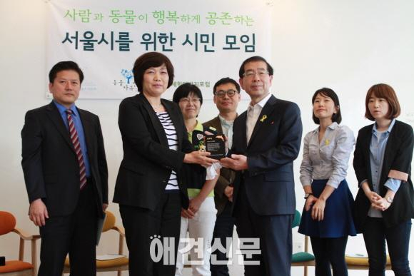 너무 속보이는 동물보호단체, 서울시장 후보대상 편향된 간담회 마련