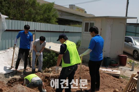 내추럴발란스 블루엔젤 봉사단, 이번엔 모델 에이전시 에스팀과 함께.