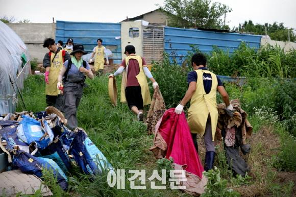 네추럴발란스 블루엔젤 자원봉사단 6기, 아산천사원에서 자원봉사로 구슬땀..