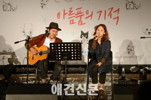 카라 연말후원파티 성황리 개최, 축하공연 위해 이효리·이상순 부부 참석