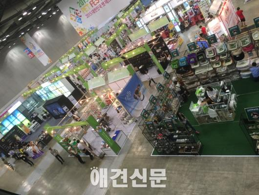 킨텍스에서 열린 2015 대한민국 펫 페스티벌, 아직은 많이 부족..