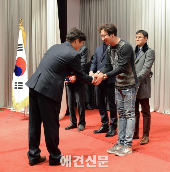 와이낫스튜디오, 부산광역시 수의사회 감사패 수상