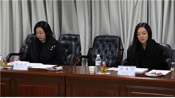 전통 예술을 대중 예술로…한류 스타 주얼리 작가 김민휘 정재인 모녀