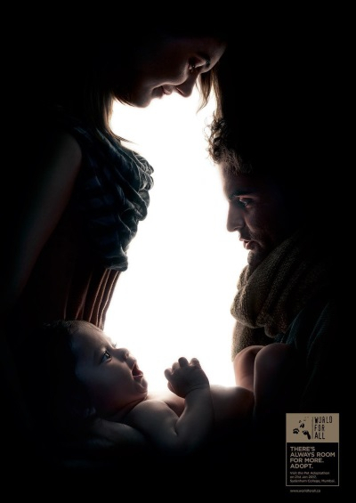 독특한 반려동물 입양 포스터 눈길을 사로잡다