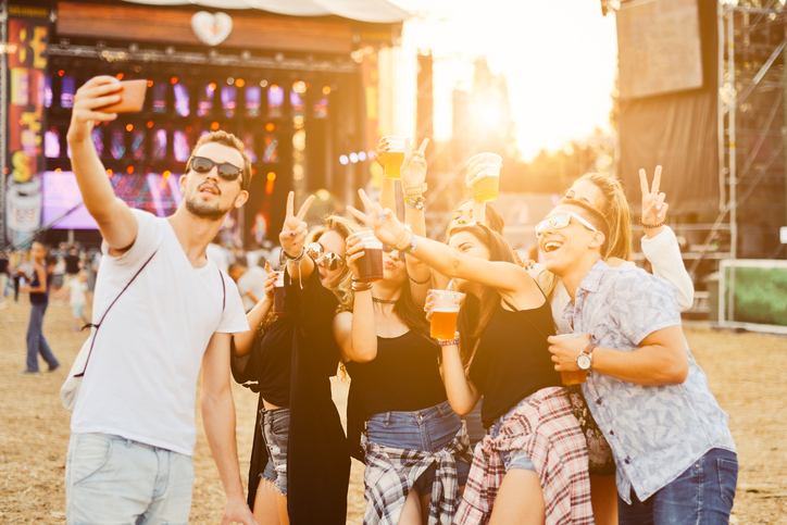 더운 날씨가 지나가면서 다양한 곳에서 개최되는 뮤직 페스티벌