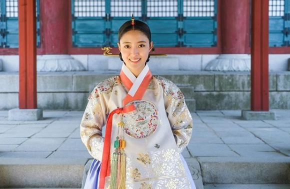 '왕이 된 남자' 이세영, 상대역 여진구와 키스신에 대해 뭔들 안좋겠냐...두 사람의 나이차이는?