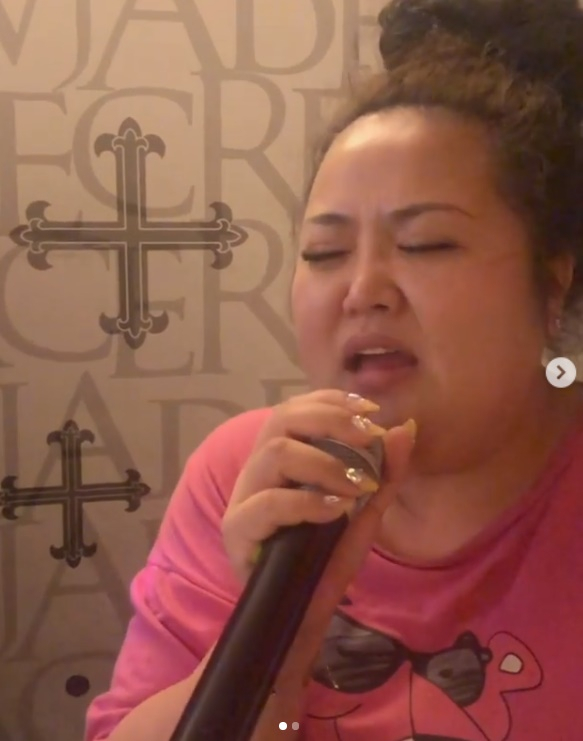 얼굴 근육 활용해 열창 중? 미운우리새끼 홍진영 언니 홍선영 SNS에서도 '인싸' 직업 및 나이는?