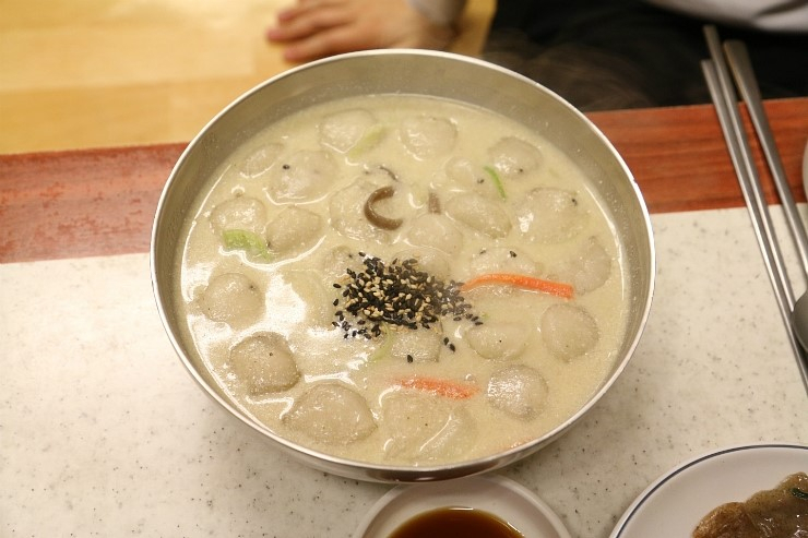 버섯과 들깨의 고소한 조화 '버섯들깨탕', 맛있는 버섯 들깨탕 만드는 법