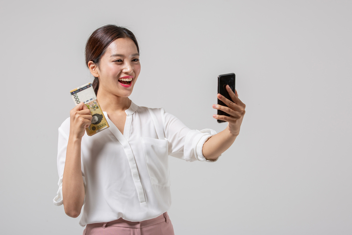 신용카드 현금서비스, 신용등급 영향 미칠까? 리볼빙·카드론 신용등급까지 이자 폭탄 주의