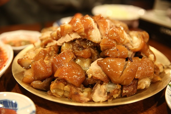 종각역 맛집 '오목집 광화문점', 족발과 꽃게탕 등 푸짐한 메뉴로 회식장소로 인기