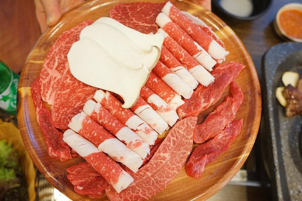 수원영화동맛집 청담생고기, 국내산 한돈 맛집으로 각광