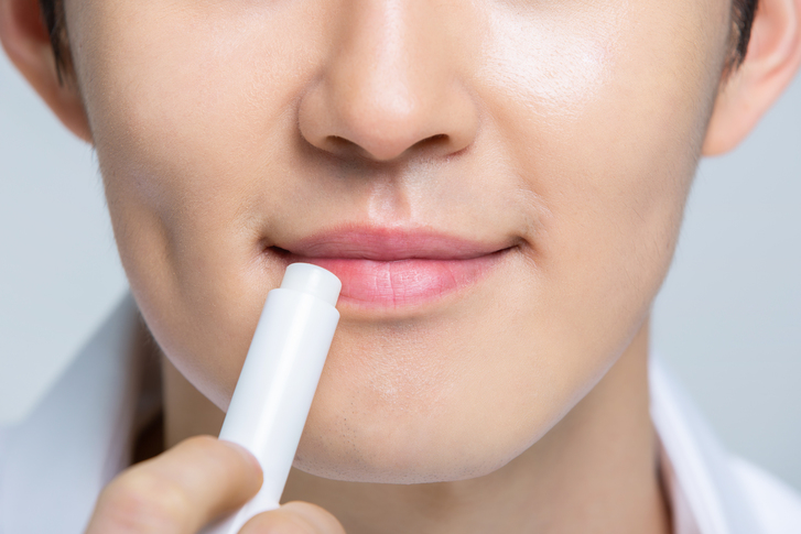 입술이 계속해서 튼다면, '입술 각질 제거' 방법과 입술 각질 관리방법을 알아보자