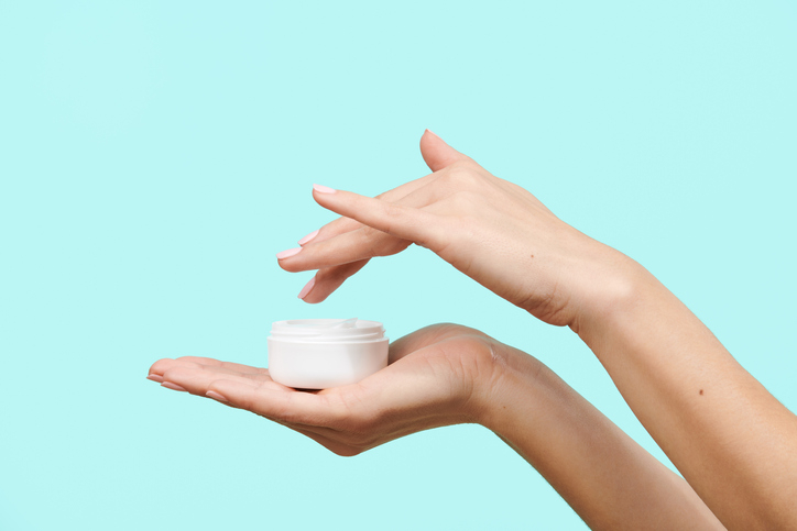 자작곡 발표로 쉴 틈 없는 '방탄(BTS)' 뷔, '콜린성두드러기' 증상 잘 쉬고 흉터 남지 않게 꾸준한 치료해야