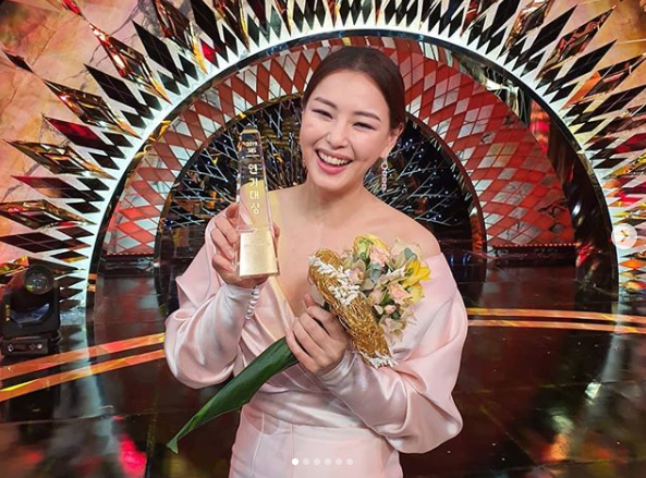 이하늬, 알고보니 불혹 앞둔 나이? 국회의원부터 무형문화재까지 집안 스펙에 '시선집중'