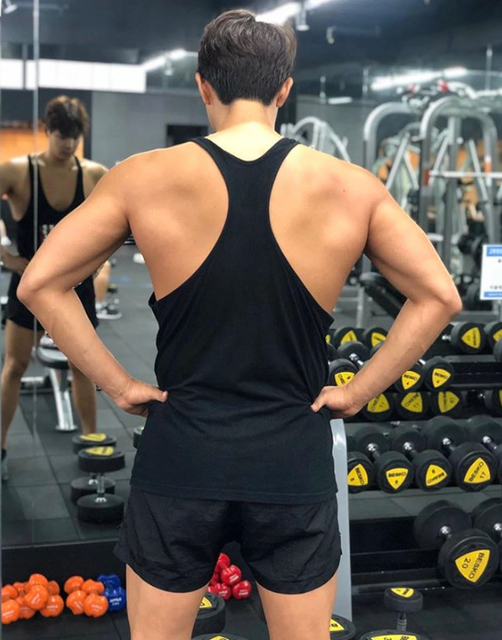 `미스터트롯` 류지광, 임영웅 이길 역삼각형 근육질 몸매 `감탄`