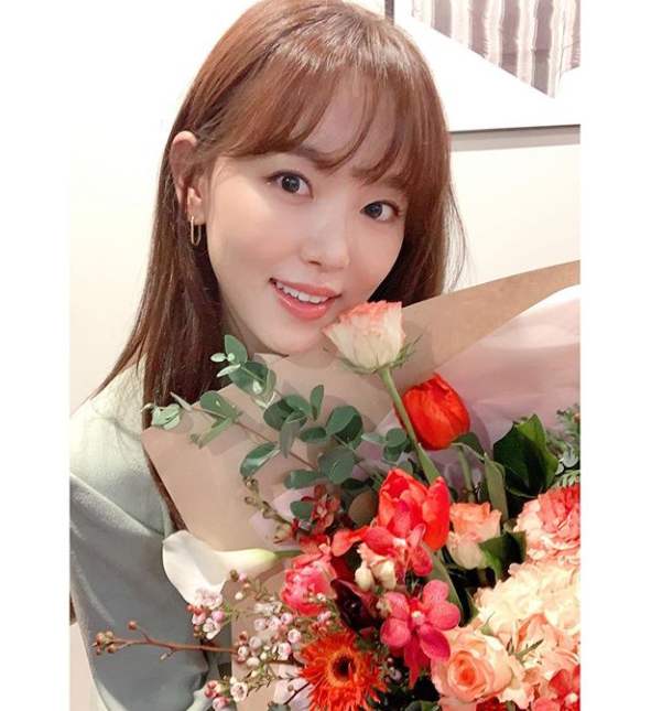 강한나, 한지민도 극찬한 미모.. 이상형은 유재석?