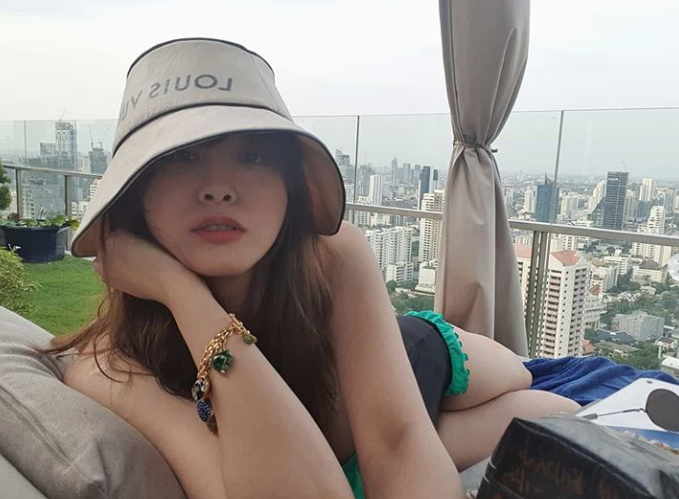 유인영, 나이 가늠 불가 섹시한 자태에도 이종혁 `무심`