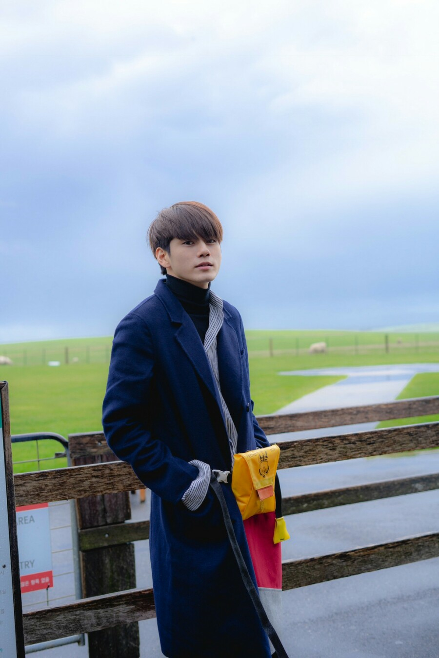 옹성우 카메라 어디것? 들고다니며 `옹작가` 감성 폭발