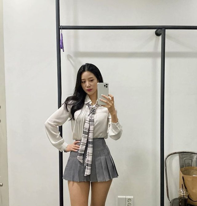 베리굿 조현, 타고난 아찔한 골반 라인+개미 허리 `헉`