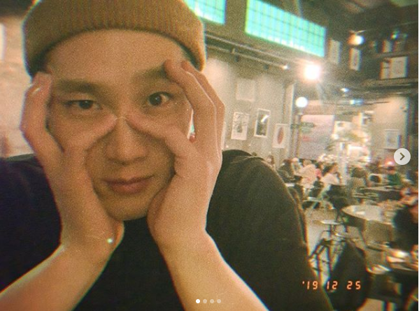 배우 안보현, 발렌타인데이 선물 인증해 '시선집중'