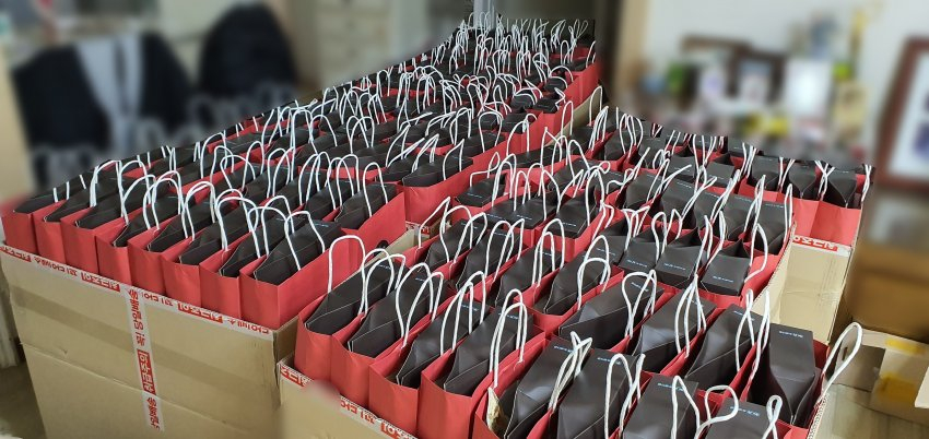 `사랑의 불시착` 종방연에 팬들 정성 `헉` 사는 내내 행복하시오