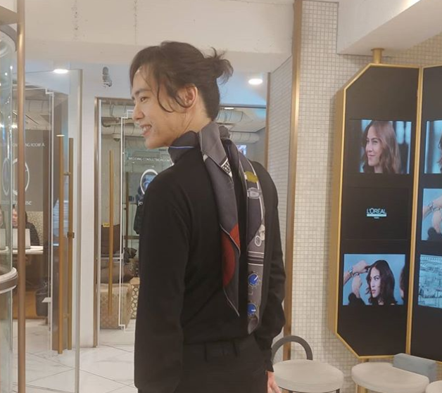 양준일, 나이 50대 맞아? 인스타에서도 `저세상 비주얼+기럭지`