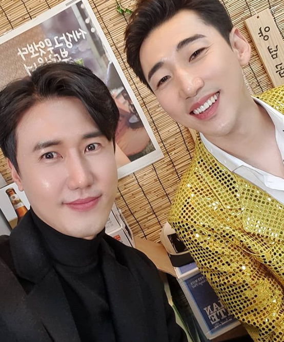 가수 신성, `소띠 친구` 영기와 `미스터트롯` 밖 남다른 친분 공개