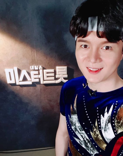 신인선 아버지 신기남 전 의원, SNS에 아들 무대 공유 눈길