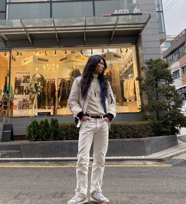 모델 윤다로, 남다른 비주얼에 시선집중…원래는 디자인 전공