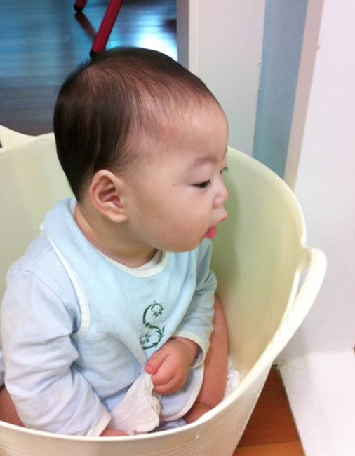 송일국, 아들 만세 아기 시절 사진 공개 목욕대기중