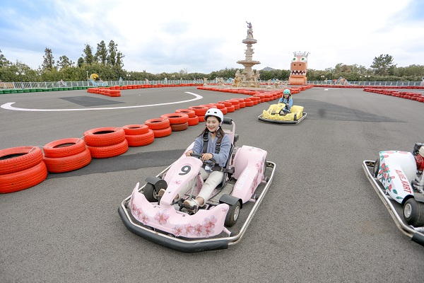 카트 레이싱 체험장 ‘얼라이브카트’ 리뉴얼 오픈! “꽃카트 타고 봄 즐기세요”
