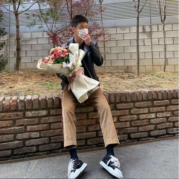 위너 이승훈, 맏형 김진우에 이어 16일 입소 그룹 내 두번째