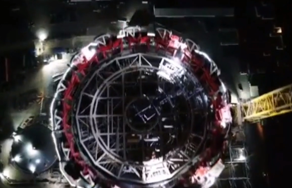 Shanghai Electric Dubai MSR, 262m 세계 최고 타워 상부 수신기 완공