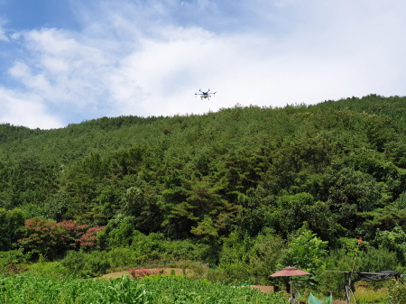 의령군, 무인드론 활용 소나무재선충병 방제...총 180㏊ 면적 진행