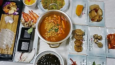 강릉 주문진 맛집 대영유통에서 즐기는 별미 게찜 … 담백함 '일품'