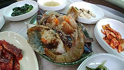 현지인도 방문하는 게국지의 원조, 안면도 맛집 '시골밥상'