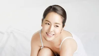 한지민, 매끈한 다리 라인에 글래머 몸매까지...'반전 매력'
