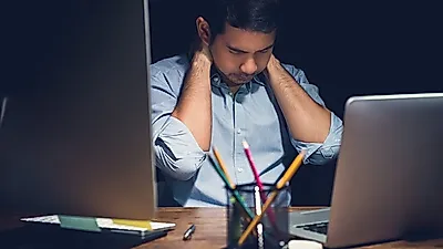 저릿한 뒷목통증, 목디스크초기증상을 의심하자