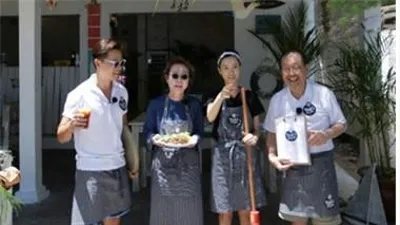 '윤식당' 속에서 만나는 여름철 필수 아이템 하바이아나스