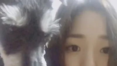 채수빈, 반려견과 얼굴 맞대며…'찰칵'