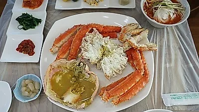 속초맛집'비치 대게 직판장', "유통마진 줄여 저렴한 대게 마음껏 먹을 수 있어"…'겨울 별미 메뉴도 인기'