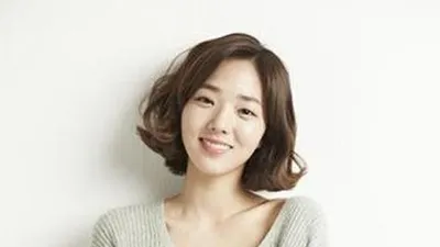 채수빈, 아찔한 하의실종룩 패션 '눈길'...치명적 섹시미