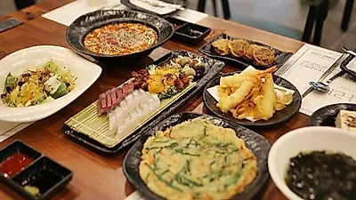 봄철 건강 식도락, 역시 '대게'...강릉 주문진 맛집 탐방 '신대게나라'
