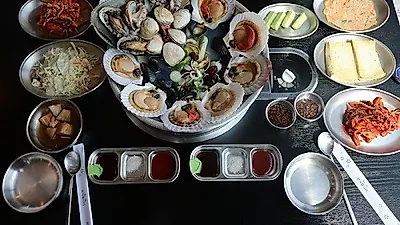 동해를 한눈에 담을 수 있는 속초 맛집, 홍대포